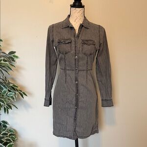 Jessica Simpson Women’s Charcoal Gray Denim Shirt Dress Size Medium Buttons